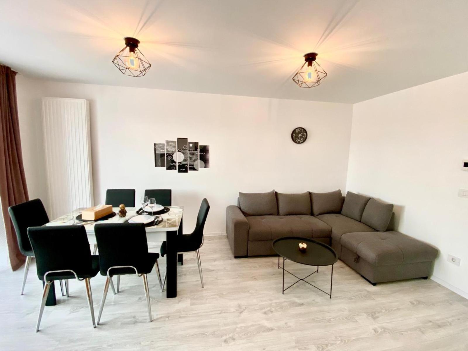 Jad - Luxury 3 Rooms & 2 Rooms Apartments In Kasper, Near Coresi Mall Brașov Exterior foto