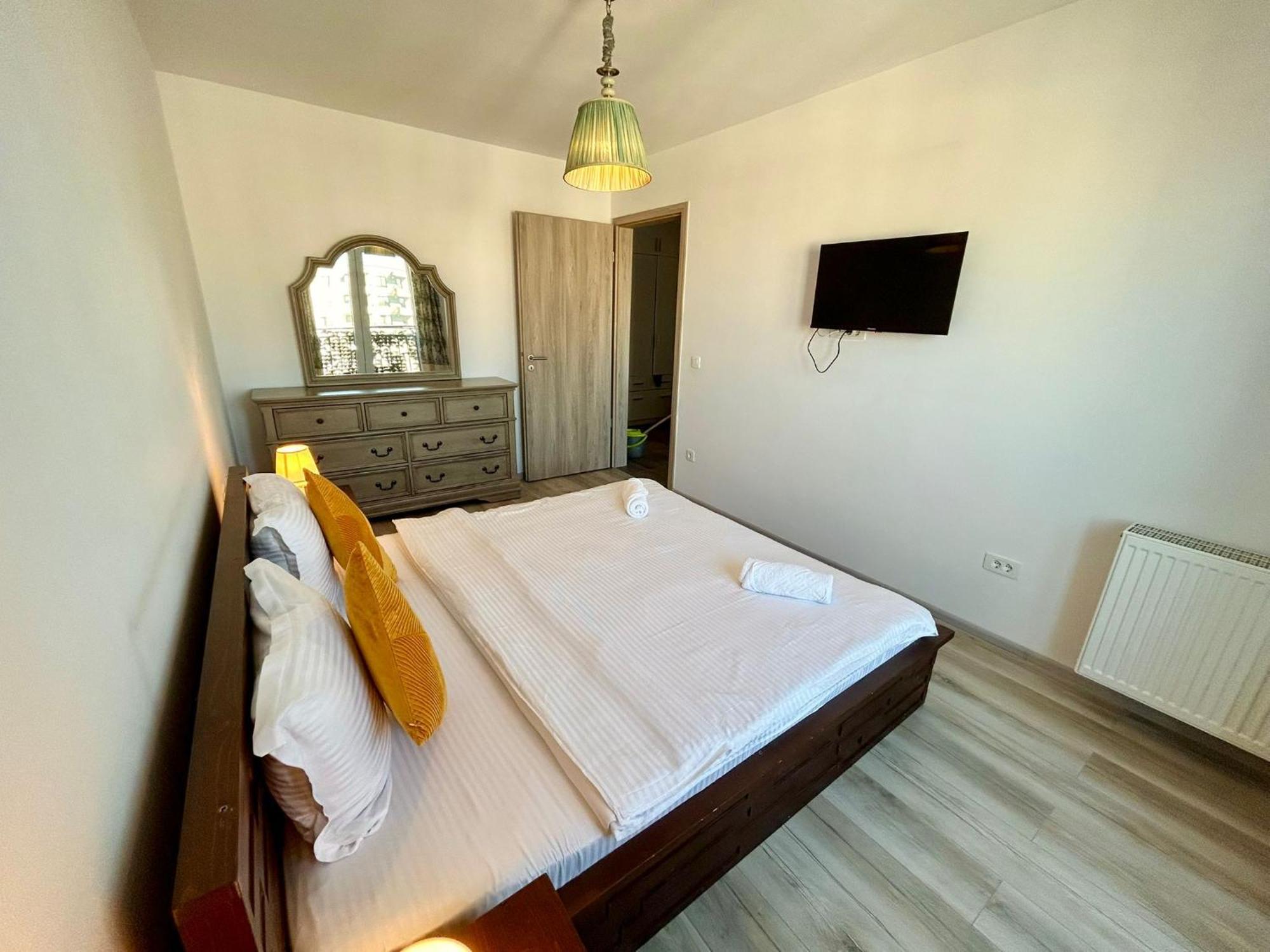 Jad - Luxury 3 Rooms & 2 Rooms Apartments In Kasper, Near Coresi Mall Brașov Exterior foto